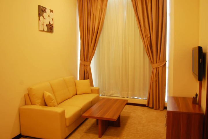 Room 28 of 34