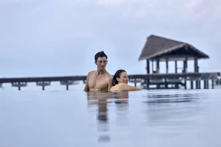 Hotel Pool