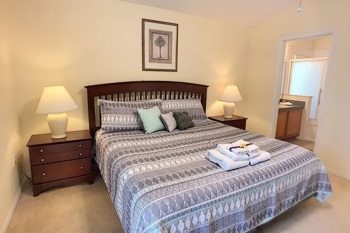 Room 4 of 20