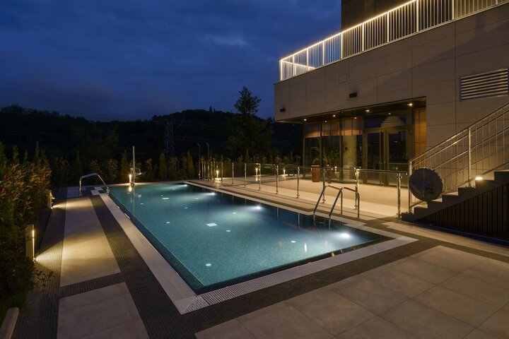 Pool 50 of 73