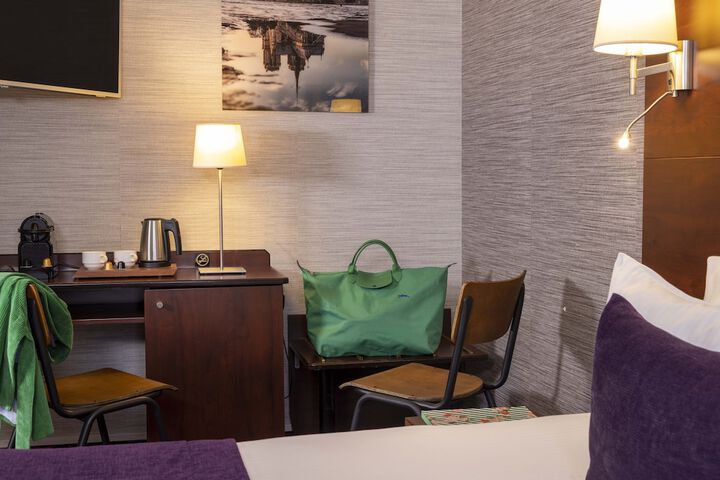 Room 16 of 44