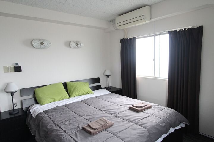 Room 4 of 68