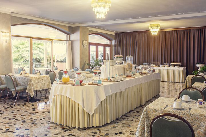 Dining Photos