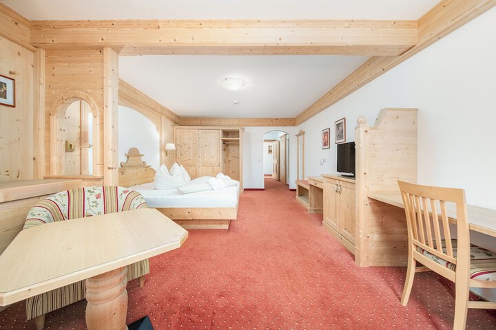 Room 16 of 83