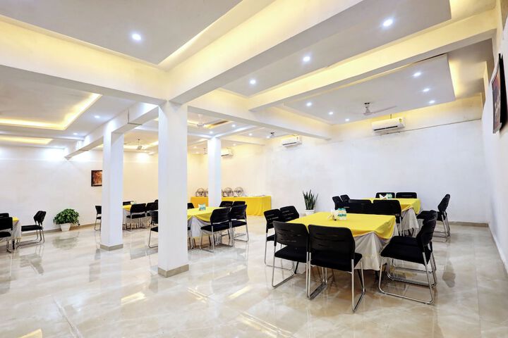 Ballroom/Hall 33 of 43
