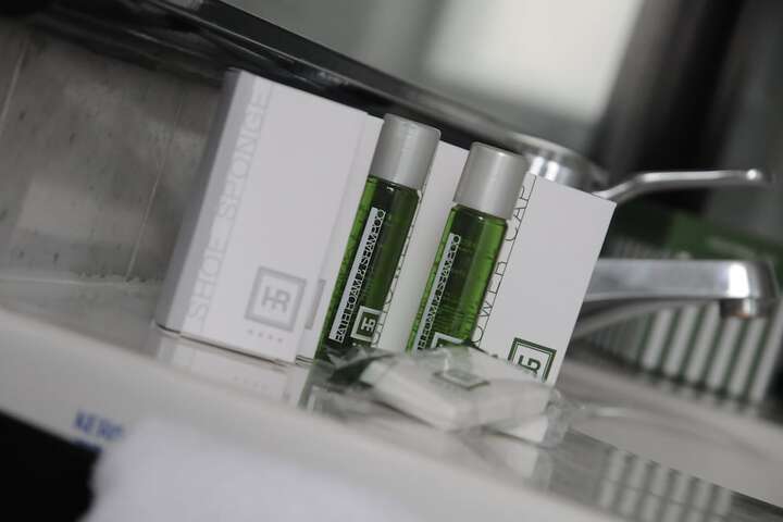 Room amenity