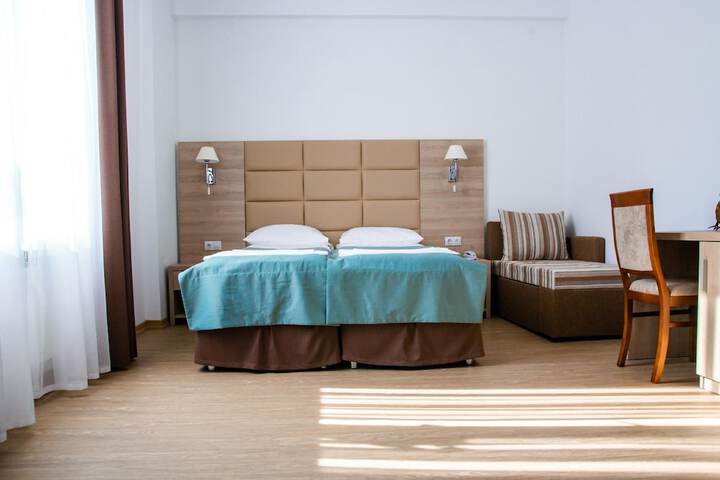 Room 12 of 26
