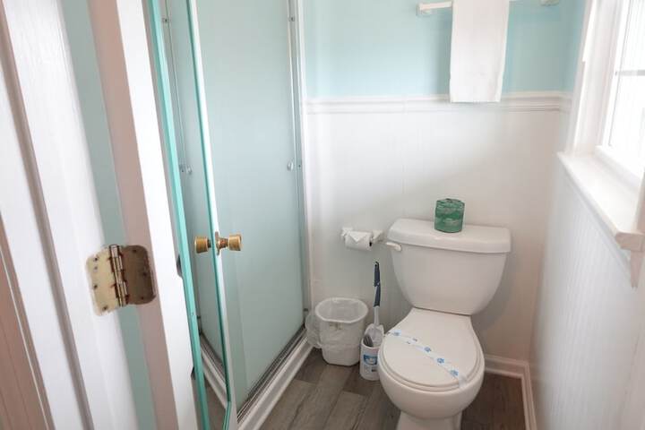 Room 205 of 282