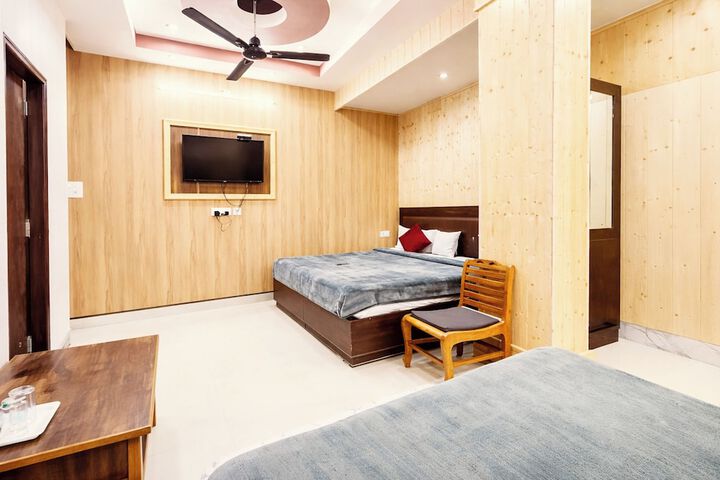 Room 6 of 22