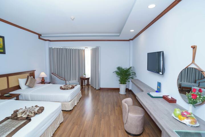 Room 6 of 67