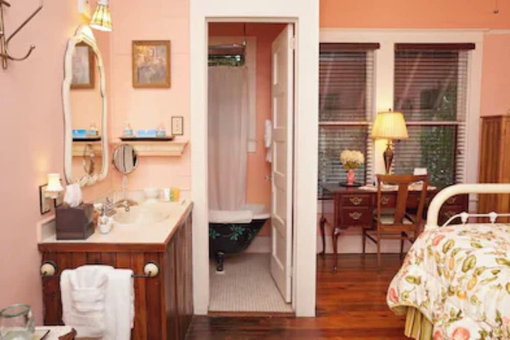 Room 17 of 78