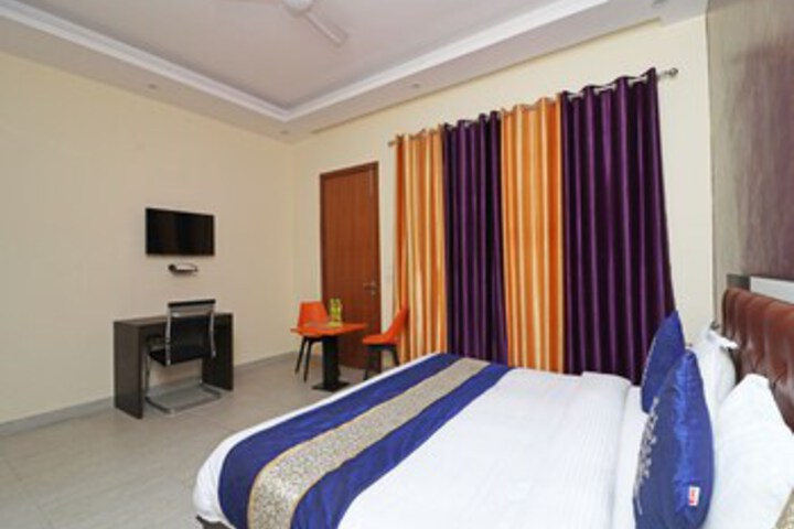 Room 26 of 37