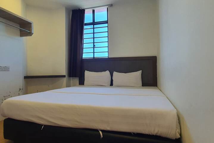 Room 6 of 35