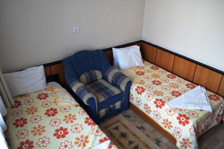 Room 25 of 48