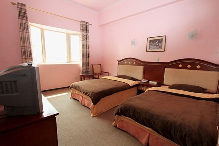 Room 4 of 27