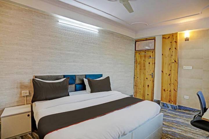 Room 4 of 15