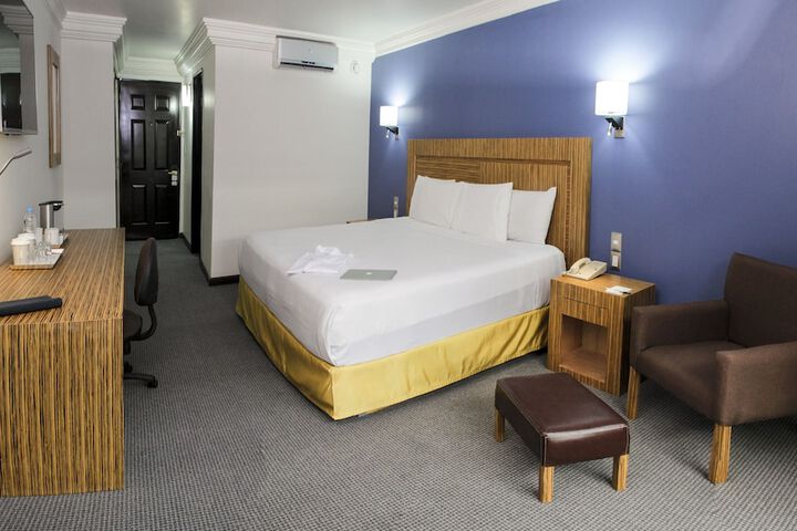 Room 6 of 89