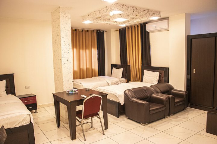 Room 17 of 29