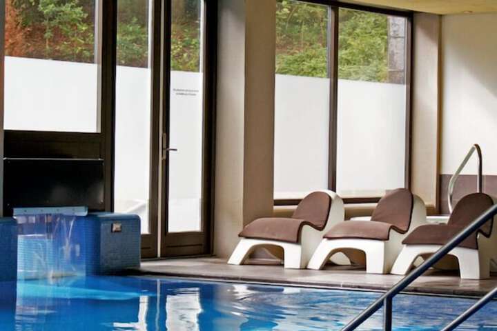 Pool Hotel