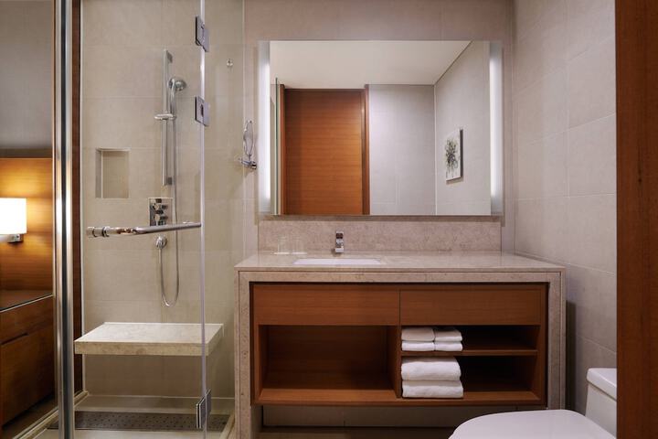 Room 26 of 75