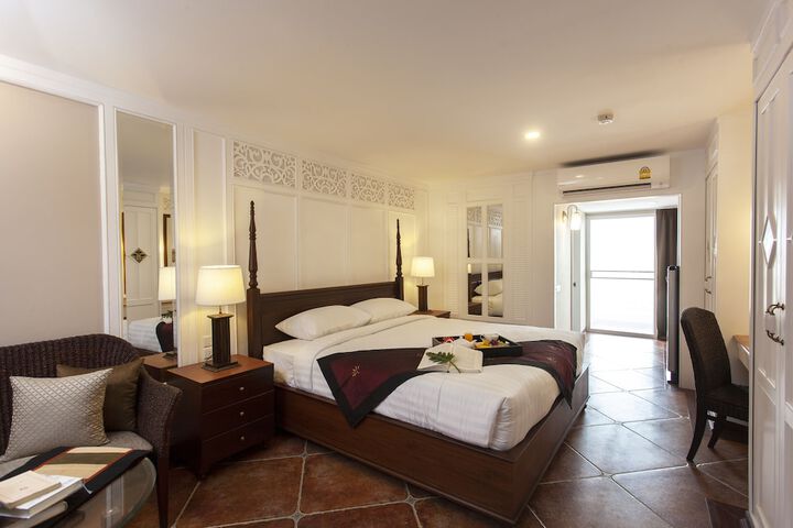 Room 8 of 49