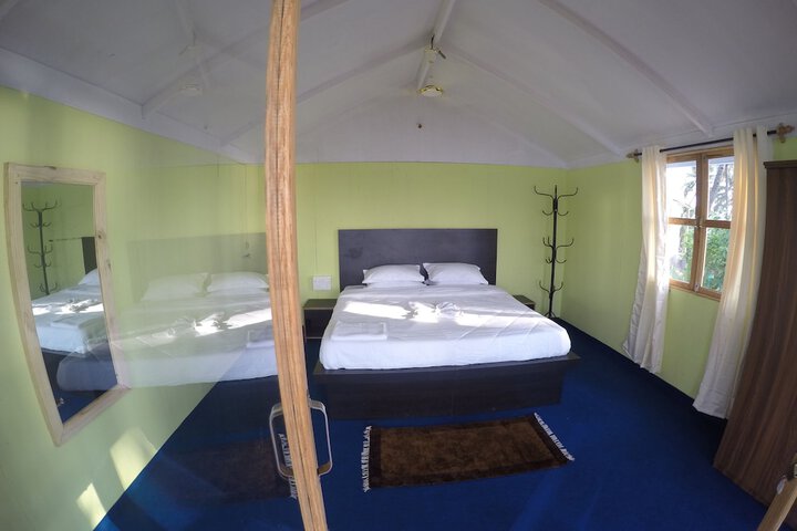 Room 3 of 43