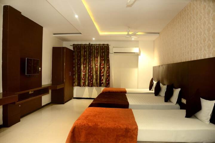 Room 33 of 57
