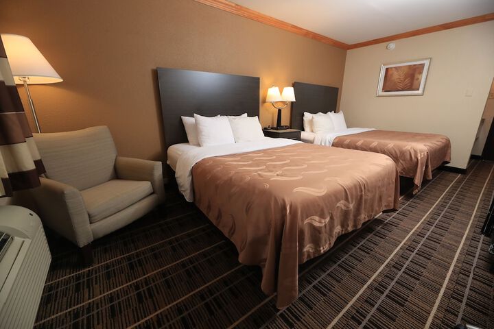 1 Queen Bed Efficiency (11 of 25)