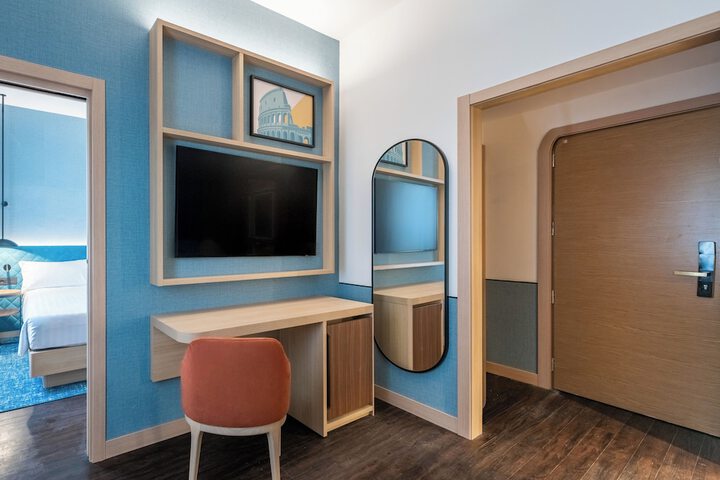 Room 42 of 73