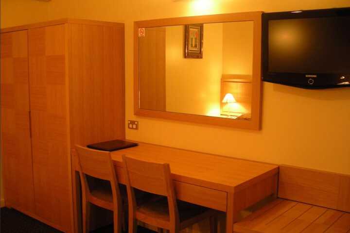 Room 17 of 29