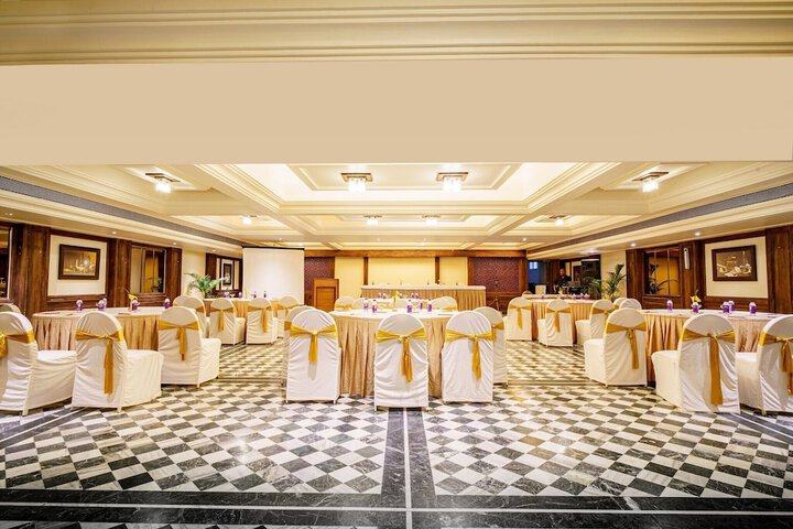 Ballroom/Hall 90 of 123