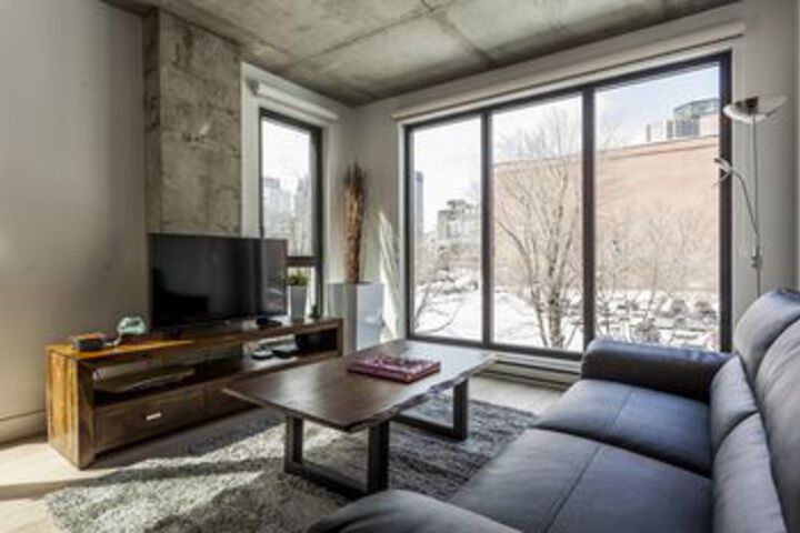 Industrial 2BR in Old Montreal