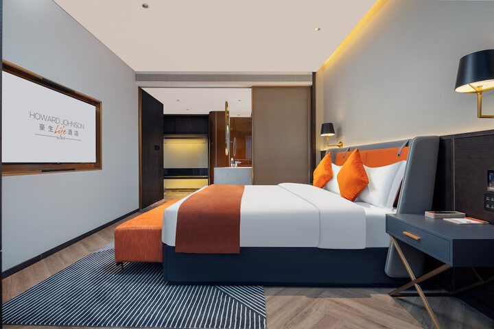 Room 14 of 46