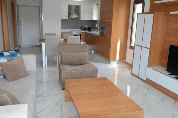 Room 5 of 13