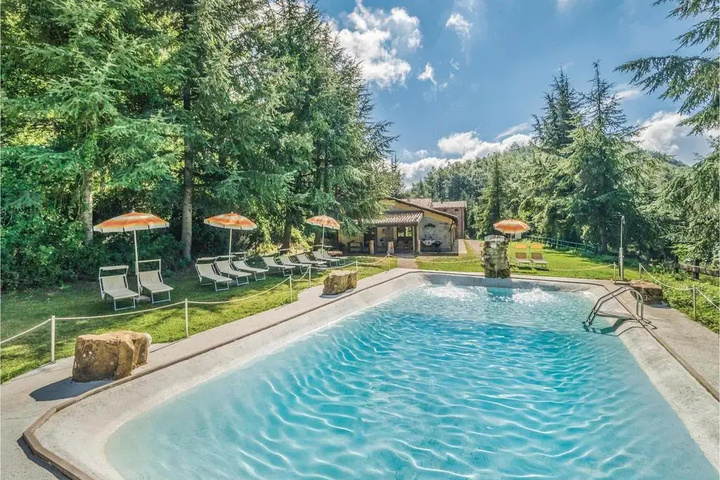 Pool 12 of 21