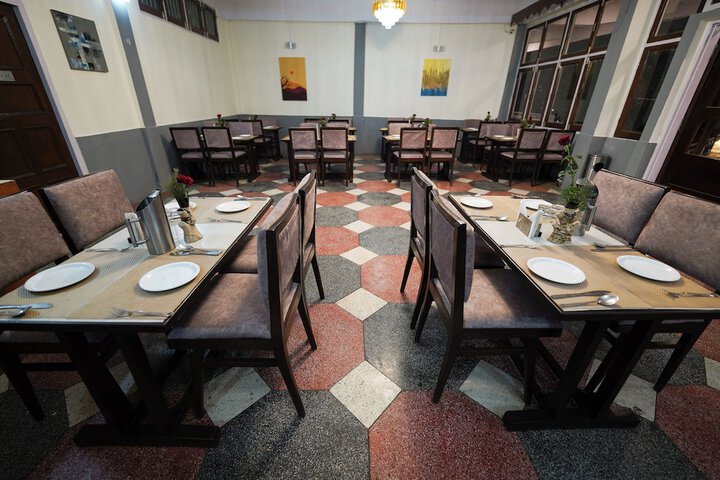 Dining 52 of 72