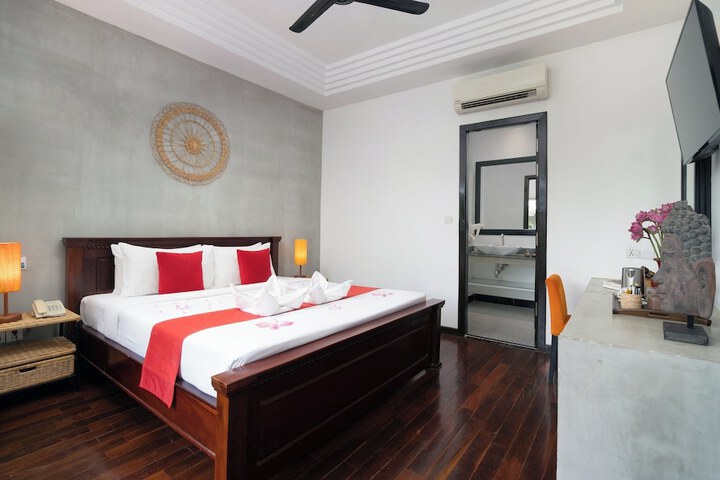 Room 35 of 132