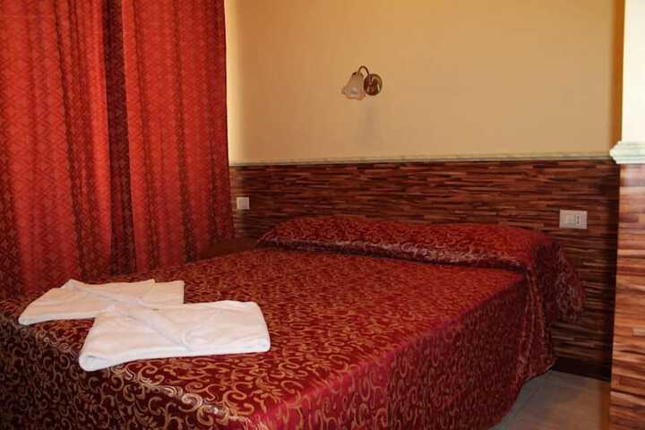 Room 11 of 21