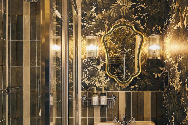 Clean Restrooms