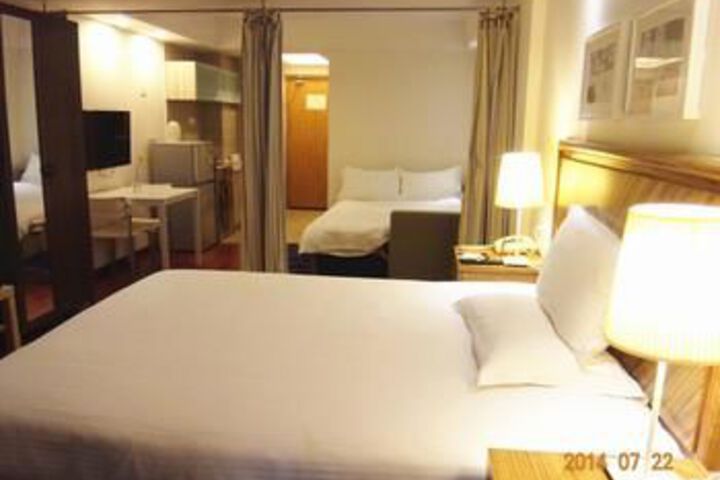 Room 18 of 38