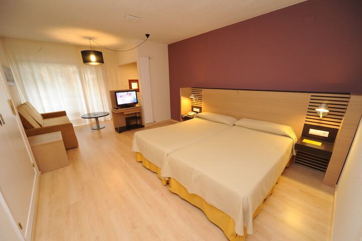 Room 6 of 53