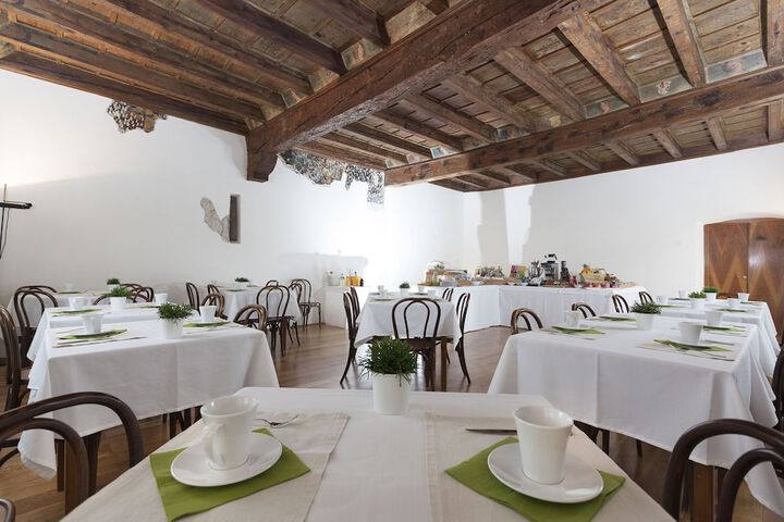 Breakfast/Coffee Service 42 of 59