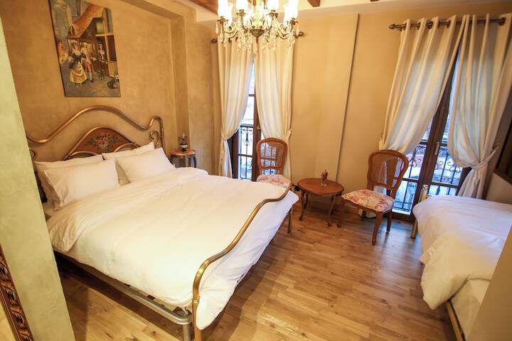 Room 10 of 44