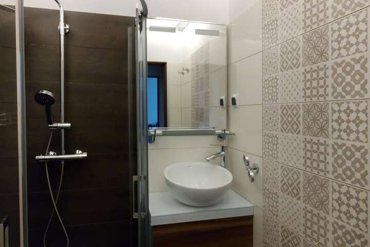 Room 34 of 74