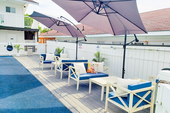 Sundeck 37 of 44