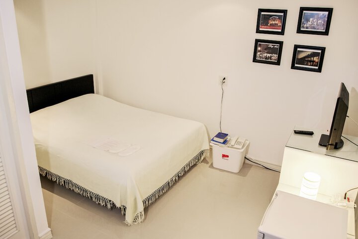 Room 16 of 65
