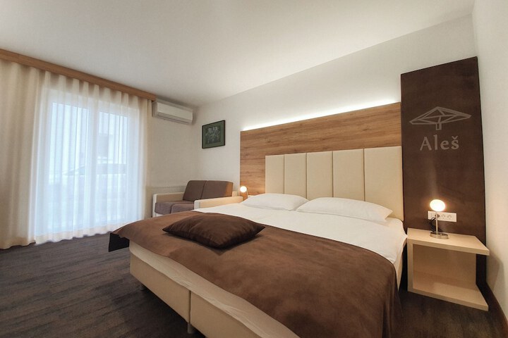 Room 16 of 70