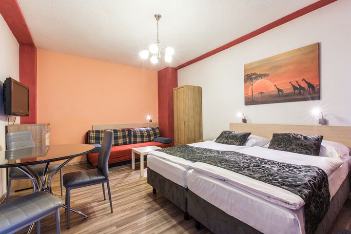 Room 9 of 61