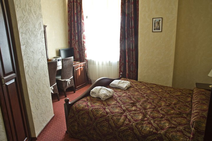 Room 35 of 84