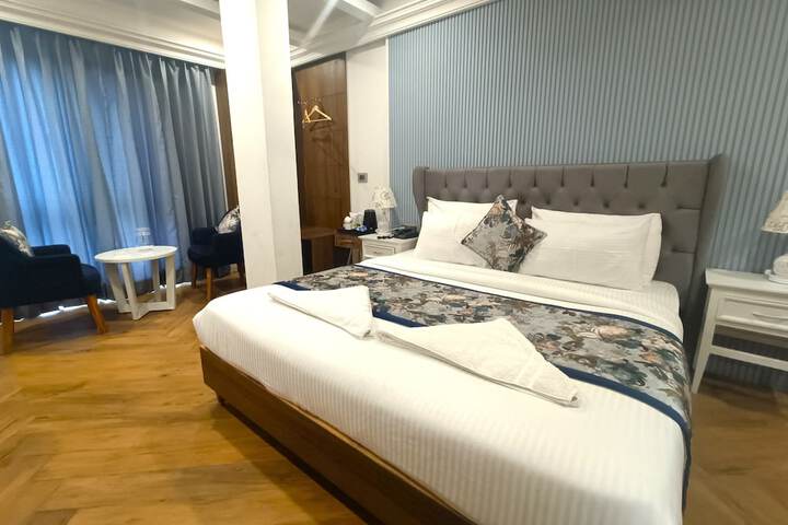 Room 38 of 53